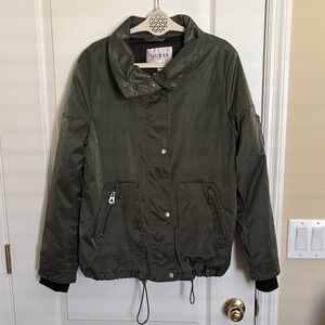 GUESS Women's Green Bomber Insulated Zip/Button Up Jacket Pockets